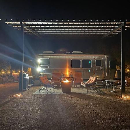 Airstream Alfresco Hotel Fredericksburg Bagian luar foto