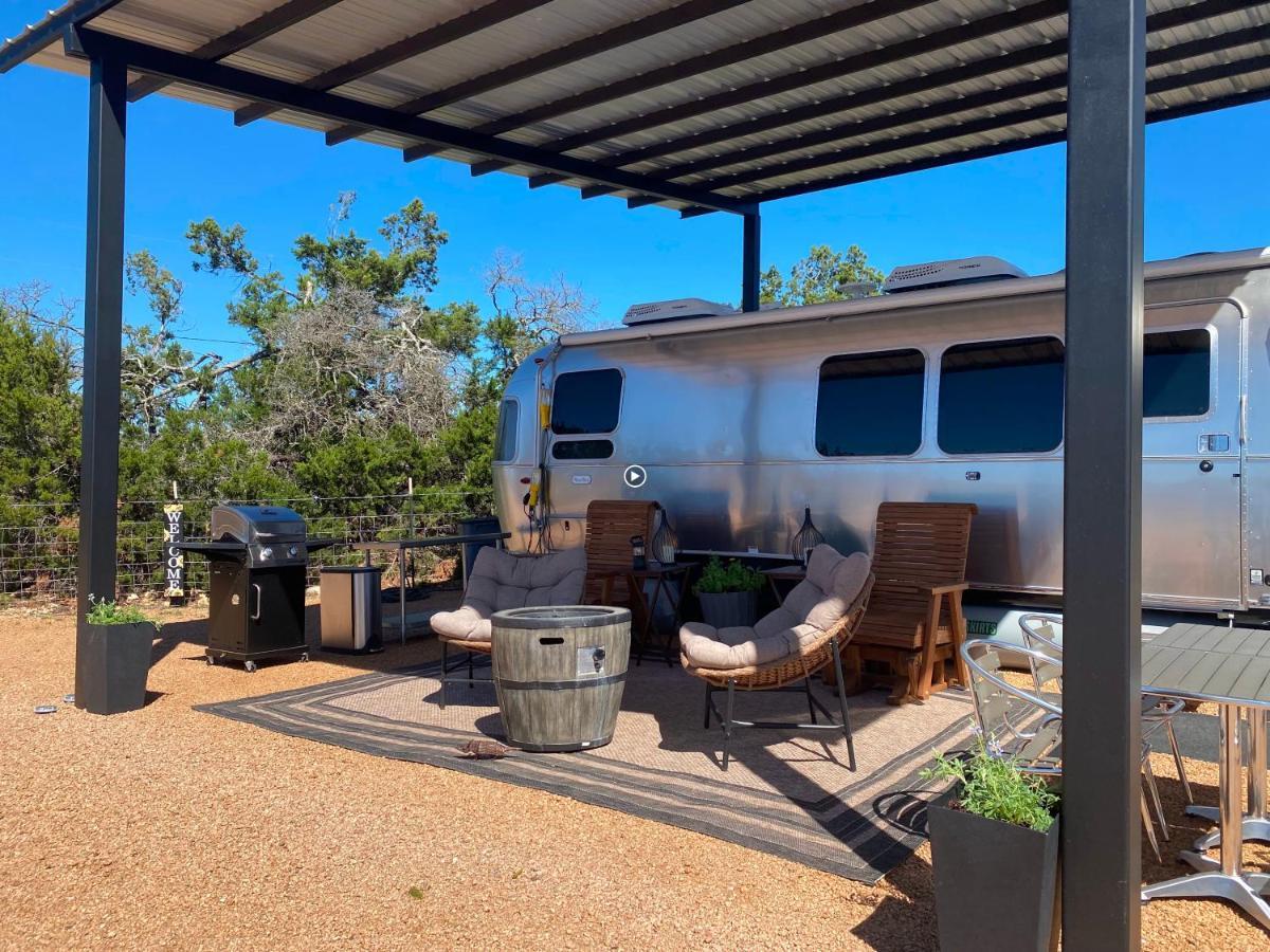 Airstream Alfresco Hotel Fredericksburg Bagian luar foto